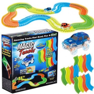 pol_pl_Tor wyscigowy elastyczny zestaw 220 elementow magic track autko na baterie dla dzieci 33031_4