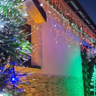 pol_pl_Kurtyna swietlna z pilotem 500 led girlanda lampki wewnetrzno zewnetrzne sople multikolor 29779_6